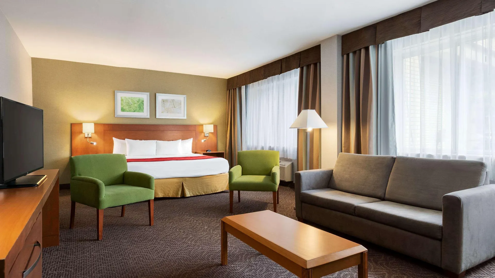 Ramada Plaza By Wyndham Montreal Hotel