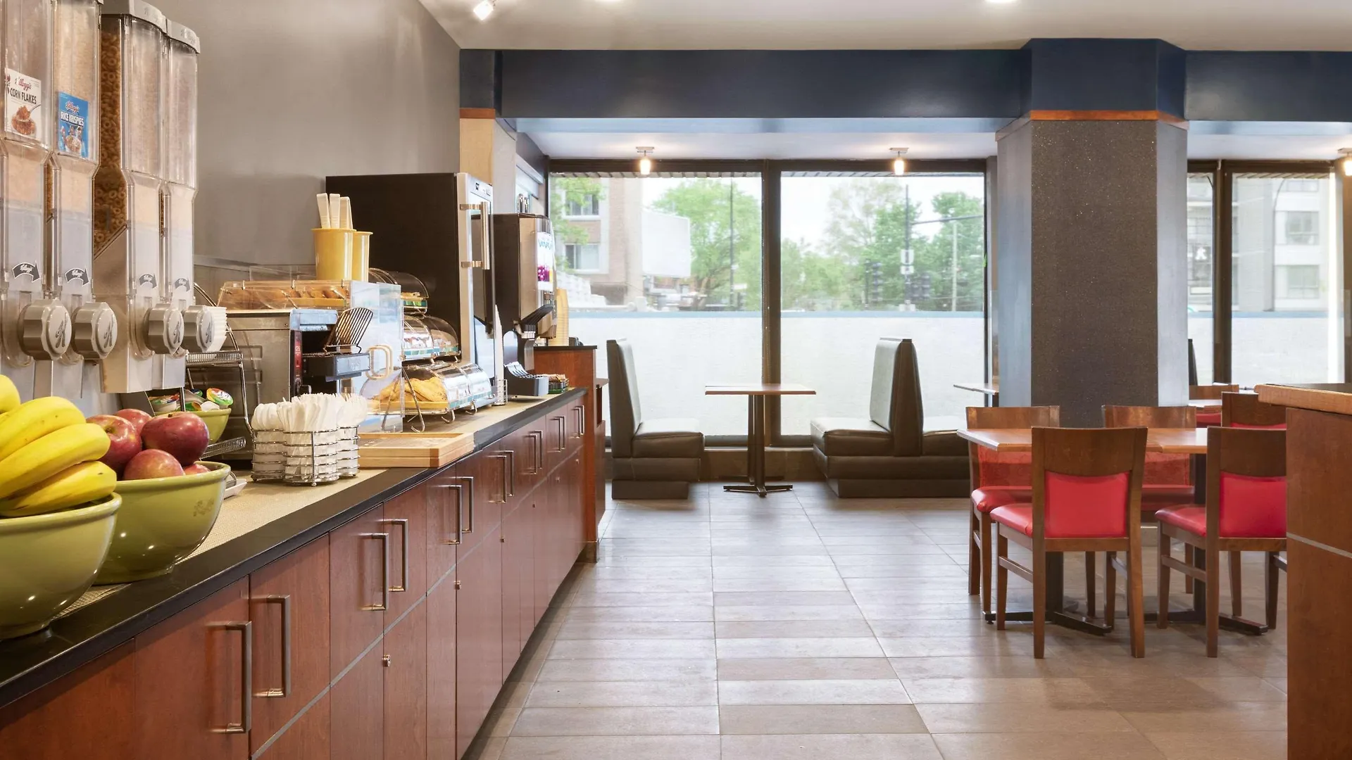 Ramada Plaza By Wyndham Montreal Hotel 3*,  Canada