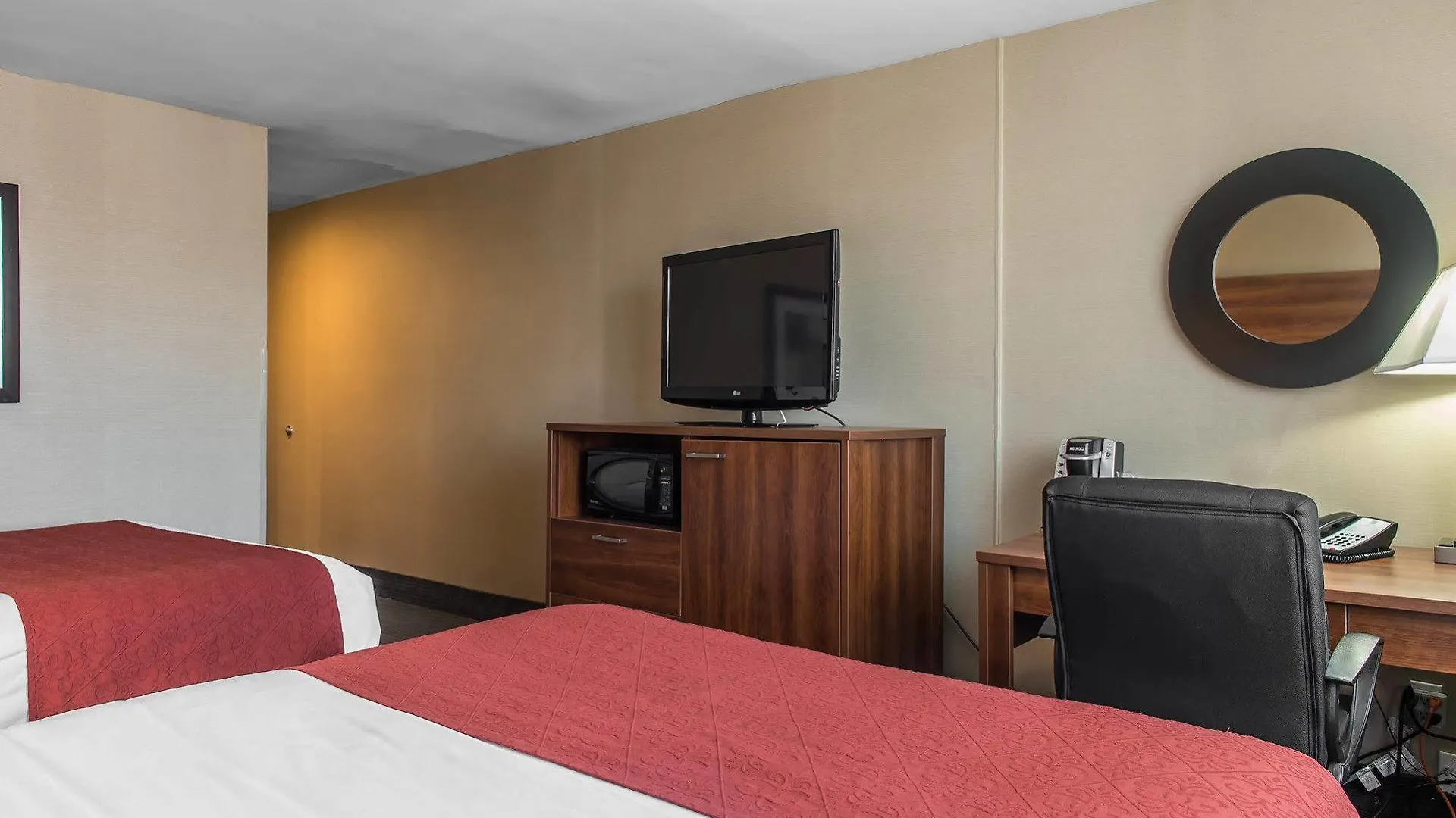 Ramada Plaza By Wyndham Montreal Hotel 3*,  Canada